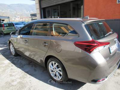 Toyota Auris Touring Sports 1.8 Hybrid Lounge Grigio usata Striano
