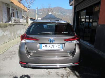 Toyota Auris Touring Sports 1.8 Hybrid Lounge Grigio usata Striano