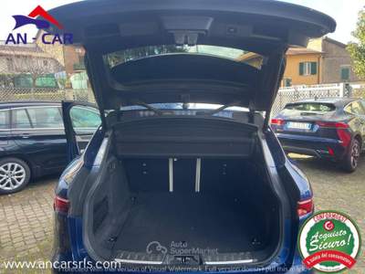 Jaguar F-Pace 2.0d i4 mhev R-Dynamic S awd 204cv auto Giallo usata Grottaferrata