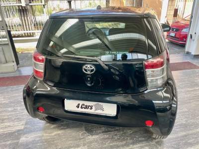 Toyota iQ 1.0 Multidrive Nero usata Caronno Pertusella
