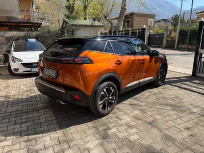 Peugeot 2008 unico proprietario Arancione usata Sirignano