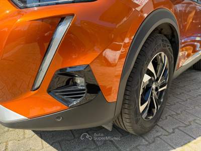 Peugeot 2008 unico proprietario Arancione usata Sirignano