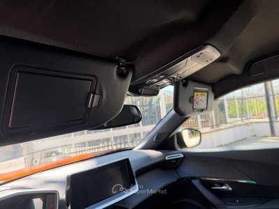 Peugeot 2008 unico proprietario Arancione usata Sirignano