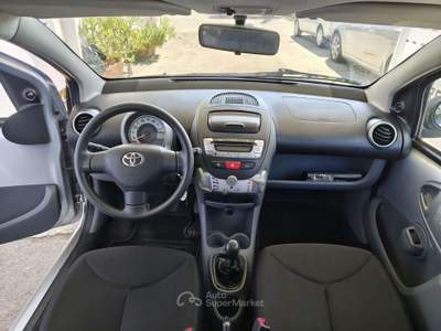Toyota Aygo Aygo 5p 1.0 Sol Connect Argento usata Calenzano