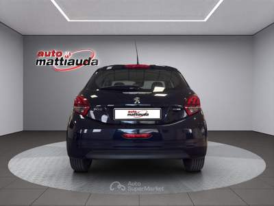 Peugeot 208 208 5p 1.2 puretech Allure 82cv Nero usata Bra