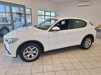 Alfa Romeo Stelvio AT8 Q4 Business Bianco usata Castel Gandolfo