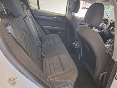 Alfa Romeo Stelvio AT8 Q4 Business Bianco usata Castel Gandolfo