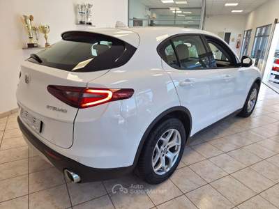 Alfa Romeo Stelvio AT8 Q4 Business Bianco usata Castel Gandolfo