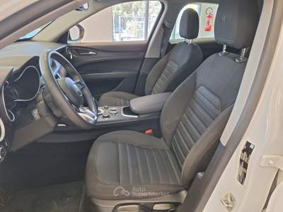Alfa Romeo Stelvio AT8 Q4 Business Bianco usata Castel Gandolfo