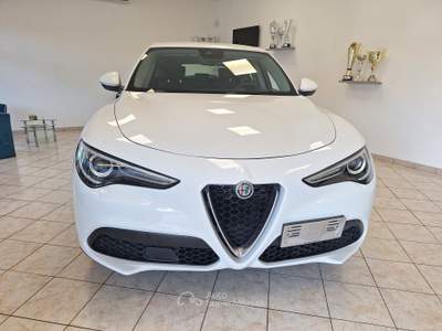 Alfa Romeo Stelvio AT8 Q4 Business Bianco usata Castel Gandolfo