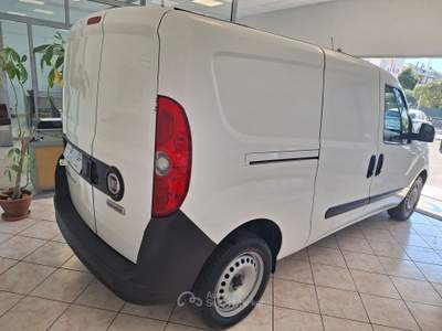 Fiat Doblò Doblo Doblò Maxi 1.6 MJT 105CV S&S PL-TN Bianco usata Castel Gandolfo