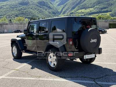 Jeep Wrangler JEEP Wrangler Unlimited 2.8 CRD DPF Sahara Nero usata Trento