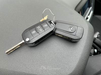 Opel Grandland unico proprietario Grigio usata Sirignano
