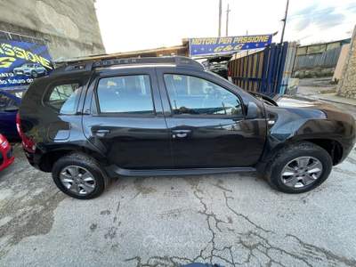 Dacia Duster 4x2 Lauréate Nero usata Napoli