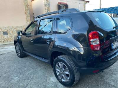 Dacia Duster 4x2 Lauréate Nero usata Napoli