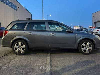 Opel Astra Astra III 2004 SW SW 1.7 cdti Cosmo 101cv Argento usata Orzinuovi