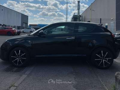 Alfa Romeo MiTo NEOPATENTATI 1.4 Junior Distinctive sport pack 78cv Nero usata Orzinuovi