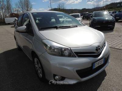 Toyota Yaris Yaris 1.0 Lounge NEOPATETNTATI Grigio usata Brugnato