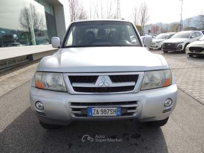 Mitsubishi Pajero Pajero 3.2 tdi 16v di-d Invite GANCIO TRAINO Grigio usata Brugnato