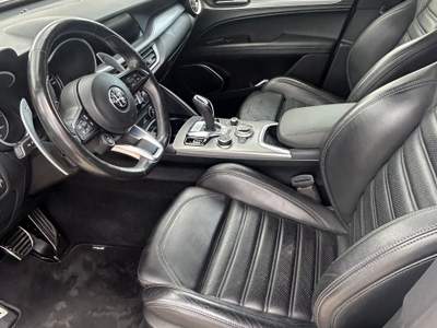 Alfa Romeo Stelvio unico proprietario un anno di garanzia Argento usata Tolentino