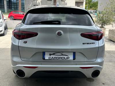 Alfa Romeo Stelvio unico proprietario un anno di garanzia Argento usata Tolentino
