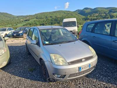 Ford Fiesta 1.4 TDCi 5p. Collection OK neopatentati Argento usata Sant'Angelo in vado