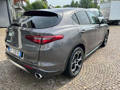 Alfa Romeo Stelvio 2.2 Turbodiesel 210 CV AT8 Q4 Ti Grigio usata Garbagnate Monastero