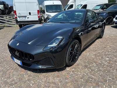 Maserati GranTurismo V6 490 CV AWD Modena Nero usata Garbagnate Monastero
