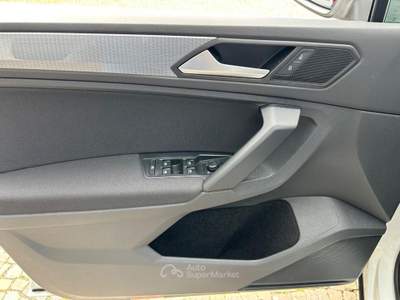 Volkswagen Tiguan 2.0 TDI 150 CV SCR DSG Life Bianco usata Garbagnate Monastero