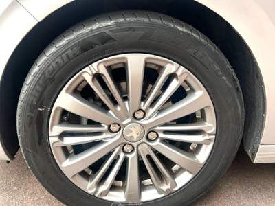 Peugeot 208 208 5p 1.2 puretech Allure gpl 82cv Argento usata BRESCIA