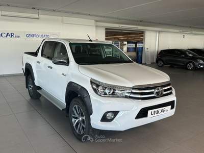 Toyota Hilux 2.400 DIESEL 150 CV COMFORT 4WD C.AUTO Bianco usata Alba