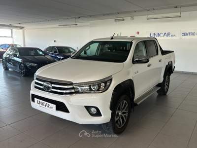 Toyota Hilux 2.400 DIESEL 150 CV COMFORT 4WD C.AUTO Bianco usata Alba