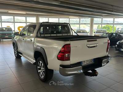 Toyota Hilux 2.400 DIESEL 150 CV COMFORT 4WD C.AUTO Bianco usata Alba