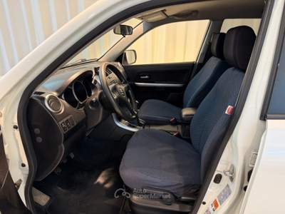 Suzuki Grand Vitara 1.9 DDiS 5 porte Crossover ***HAENDLER*** Bianco usata Chiusa