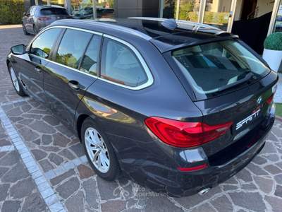 BMW Serie 5 520d d Touring Luxury 190cv StepTronic Gancio Traino Nero usata Noventa Vicentina