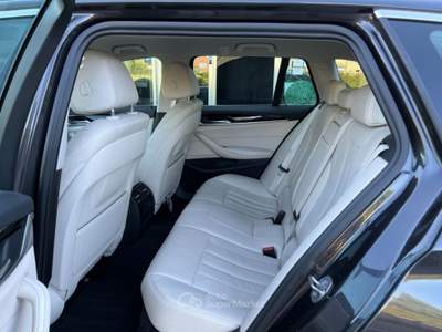 BMW Serie 5 520d d Touring Luxury 190cv StepTronic Gancio Traino Nero usata Noventa Vicentina