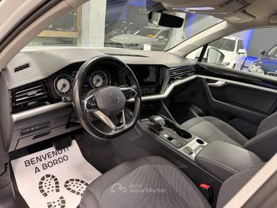 Volkswagen Touareg 3.0 V6 TDI SCR Elegance IVA ESPOSTA Bianco usata Bolzano