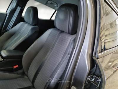 Peugeot 2008 PEUGEOT 2008 BLUEHDI 130 EAT8 ALLURE PACK S/S AUT. CROSSOVER usata Casei Gerola