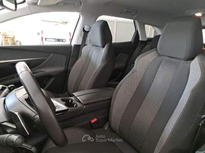 Peugeot 3008 PEUGEOT 3008 BLUEHDI 130 EAT8 SES BUSINESS SUV usata Verona
