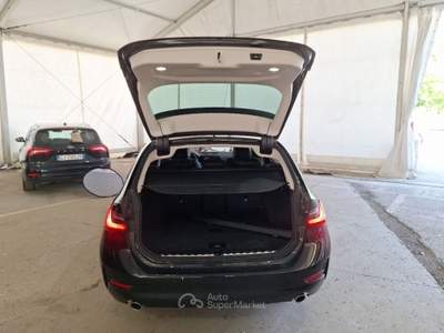 BMW Serie 3 318d BMW SERIE 3 318D 48V BUSINESS ADVANTAGE TOURING AUTO STATION WAGON usata Verona