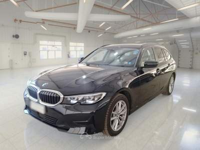 BMW Serie 3 318d BMW SERIE 3 318D 48V BUSINESS ADVANTAGE TOURING AUTO STATION WAGON usata Verona