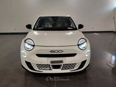 Fiat 600 FIAT 600 1.2 HYBRID LA PRIMA II 110CV AUTO 600 1.2 hybrid La Prima II 110cv auto Bianco usata Roma