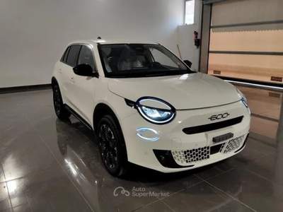 Fiat 600 FIAT 600 1.2 HYBRID LA PRIMA II 110CV AUTO 600 1.2 hybrid La Prima II 110cv auto Bianco usata Roma