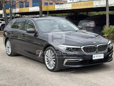 BMW Serie 5 540d BMW 540d xDrive Touring Luxury Grigio usata San Benedetto del Tronto