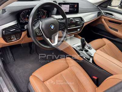 BMW Serie 5 540d BMW 540d xDrive Touring Luxury Grigio usata San Benedetto del Tronto