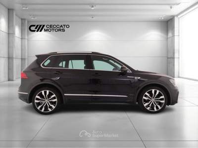 Volkswagen Tiguan 2.0 TDI SCR BlueMotion Advanced R-Line Exterior Pack DSG Nero usata Padova