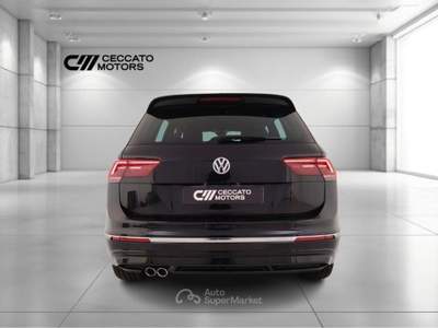 Volkswagen Tiguan 2.0 TDI SCR BlueMotion Advanced R-Line Exterior Pack DSG Nero usata Padova