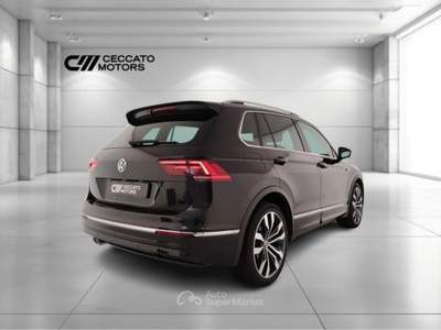 Volkswagen Tiguan 2.0 TDI SCR BlueMotion Advanced R-Line Exterior Pack DSG Nero usata Padova