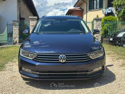 Volkswagen Passat VARIANT 1.6 TDI DSG BLUEMOTION. usata Odolo