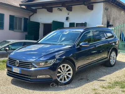 Volkswagen Passat VARIANT 1.6 TDI DSG BLUEMOTION. usata Odolo